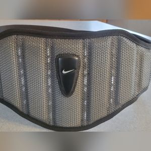 Men's weightlifting belt